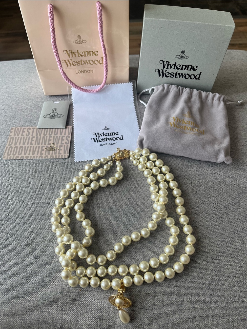 Vivienne Westwood Three Row Pearl Bas Relief Choker in Gold - Picture 5 of 7